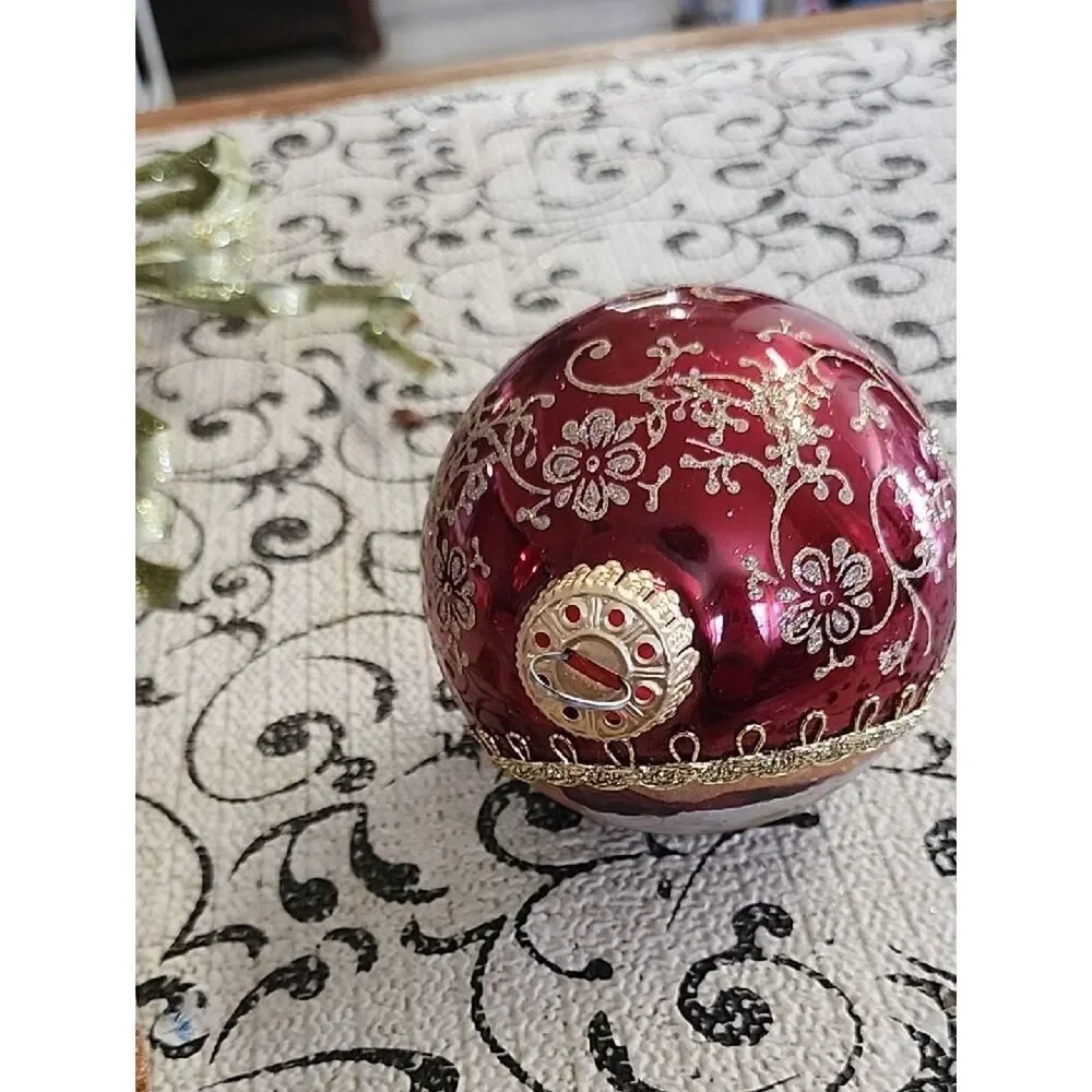 Vintage-Style Red Santa Portrait Holiday Ornament